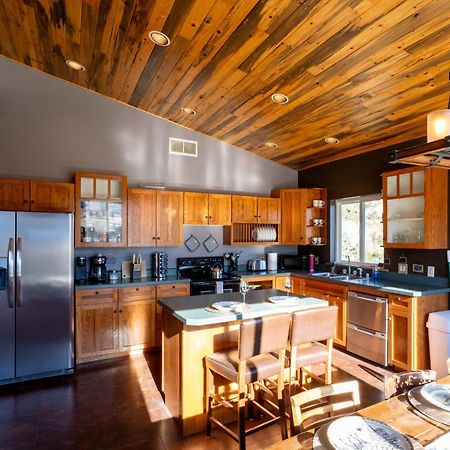 Bison Lodge - Lg Home - 2 Bedrooms - Less Than 5 Miles To Yellowstone North Entrance, Sleeps Up To 8 Gardiner Exterior foto
