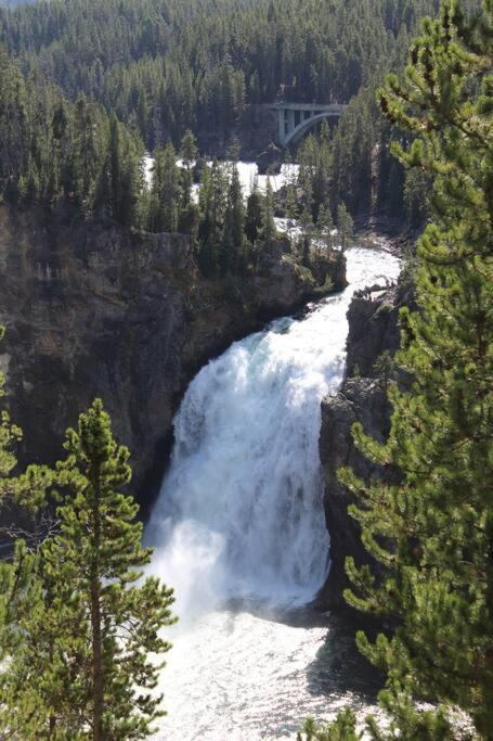 Bison Lodge - Lg Home - 2 Bedrooms - Less Than 5 Miles To Yellowstone North Entrance, Sleeps Up To 8 Gardiner Exterior foto
