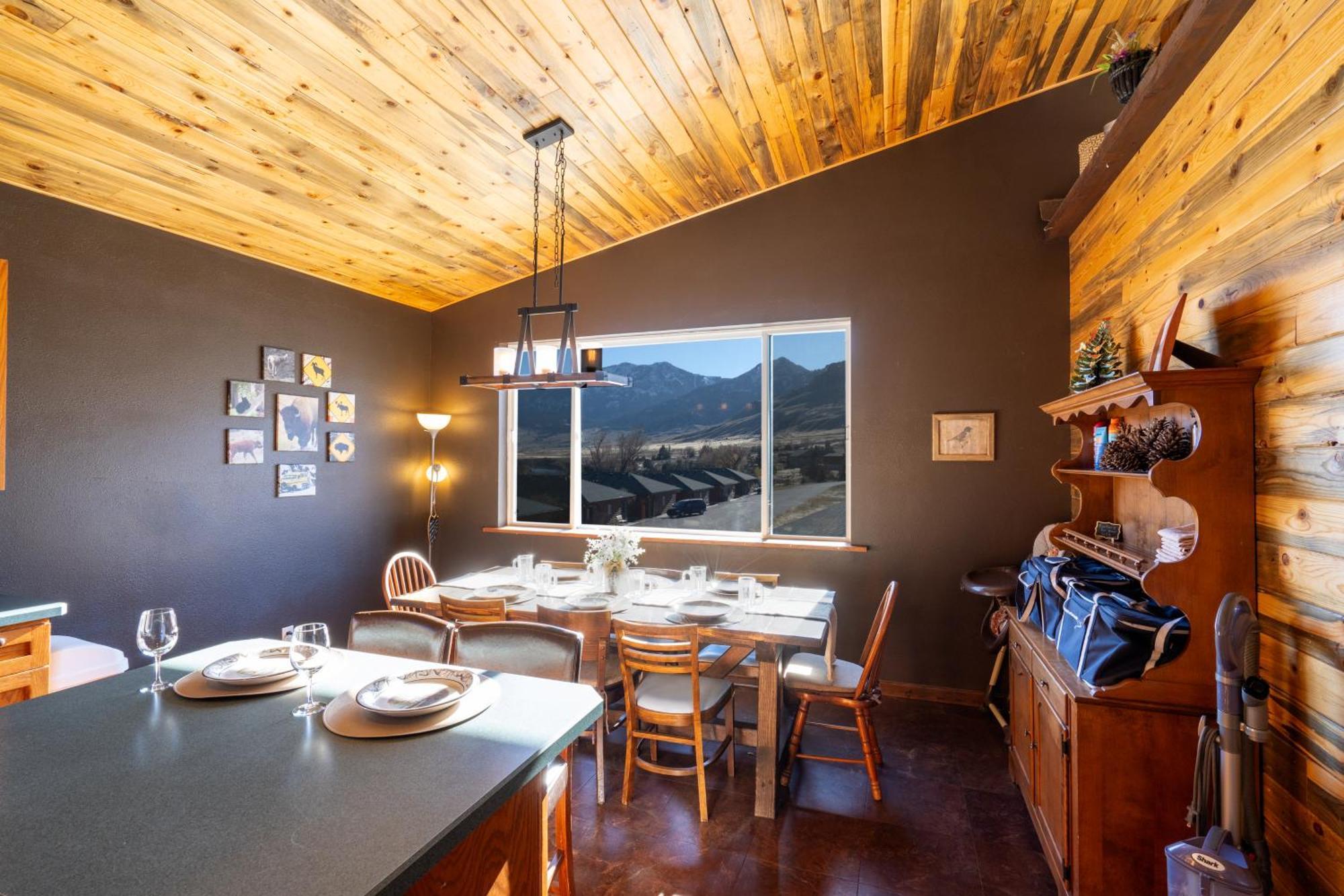 Bison Lodge - Lg Home - 2 Bedrooms - Less Than 5 Miles To Yellowstone North Entrance, Sleeps Up To 8 Gardiner Exterior foto