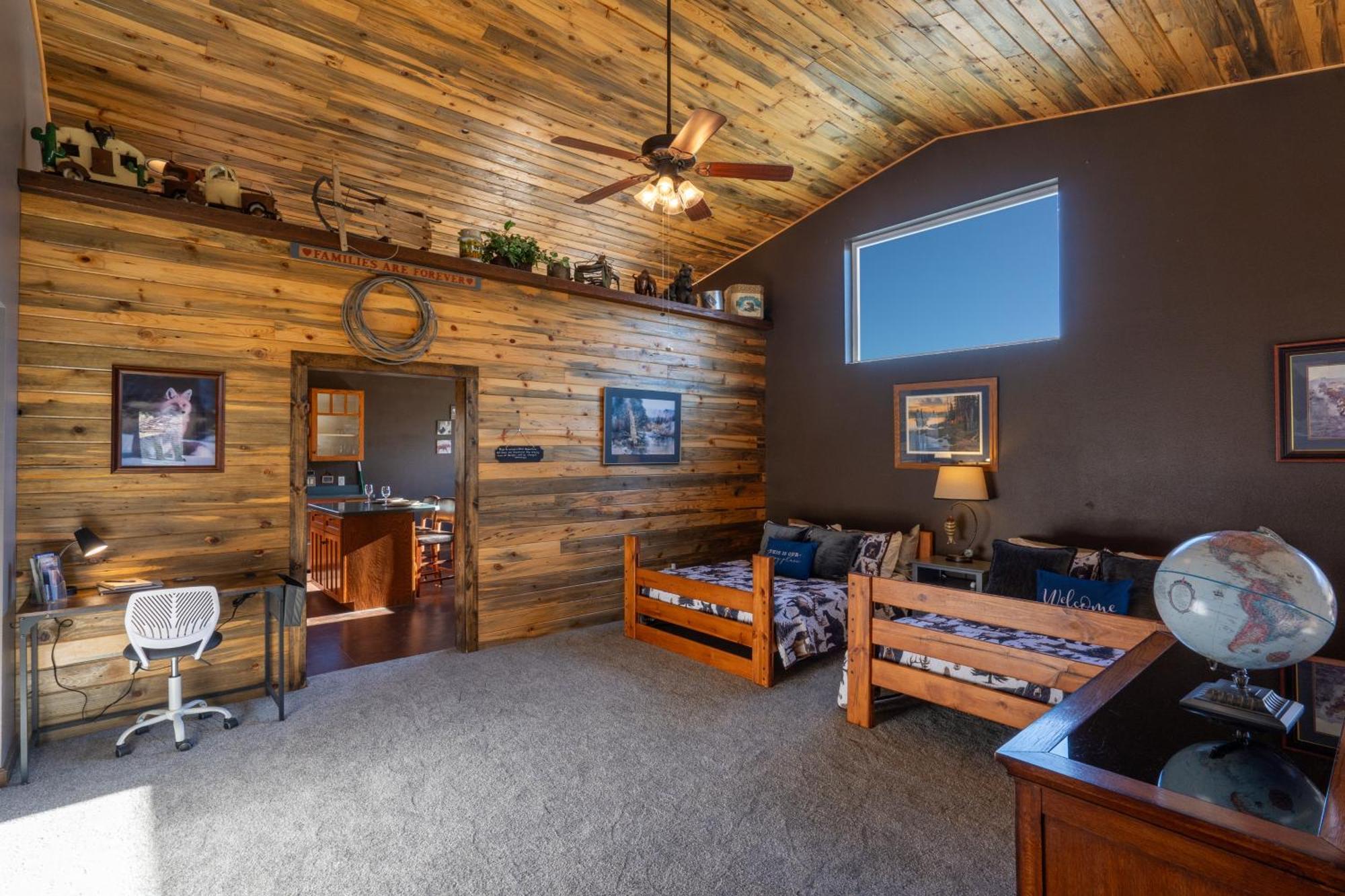 Bison Lodge - Lg Home - 2 Bedrooms - Less Than 5 Miles To Yellowstone North Entrance, Sleeps Up To 8 Gardiner Exterior foto