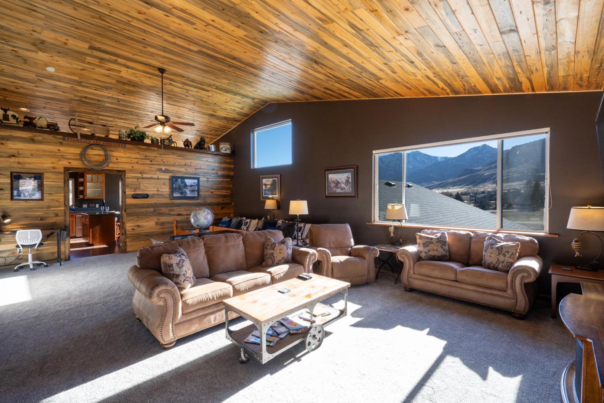 Bison Lodge - Lg Home - 2 Bedrooms - Less Than 5 Miles To Yellowstone North Entrance, Sleeps Up To 8 Gardiner Exterior foto