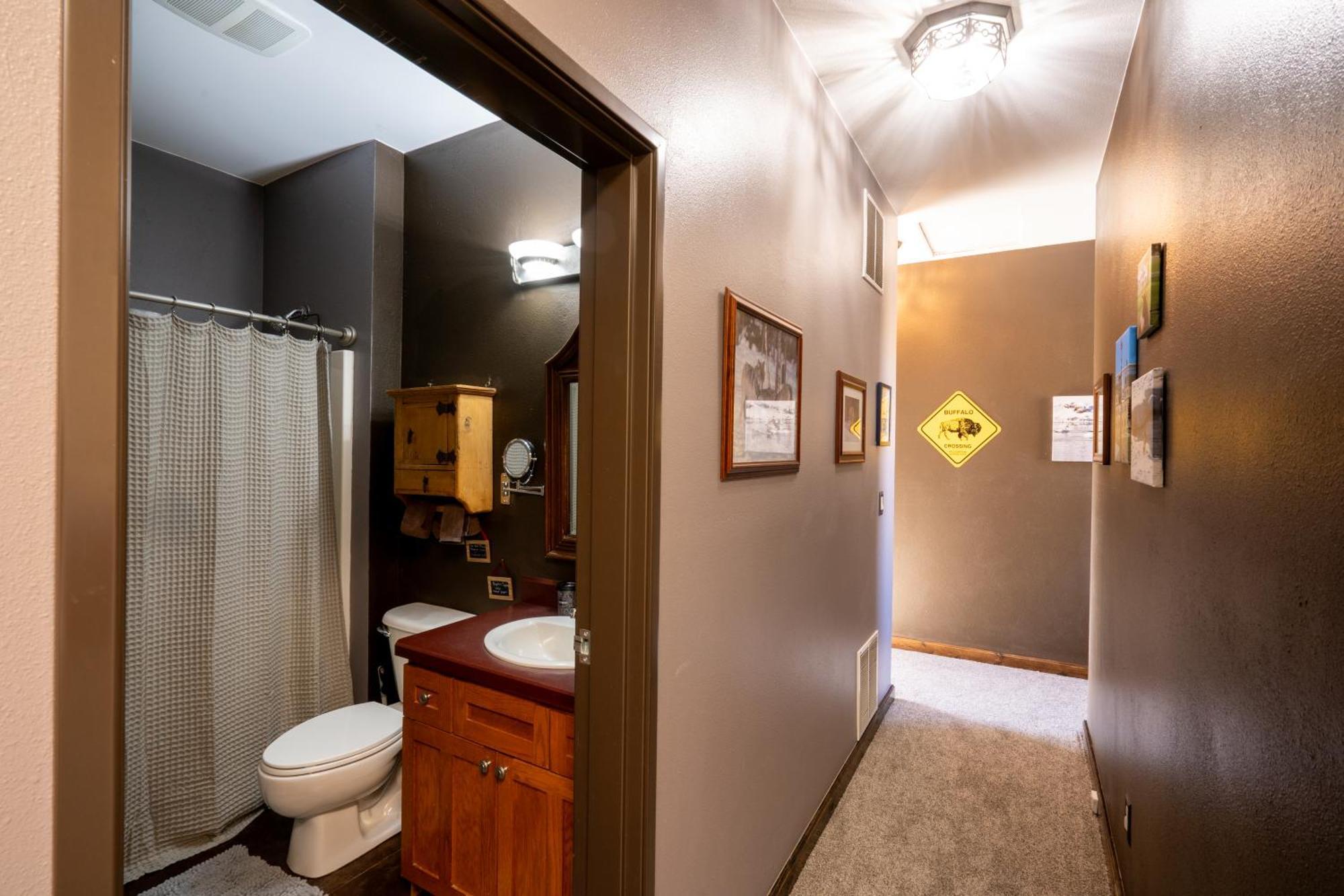 Bison Lodge - Lg Home - 2 Bedrooms - Less Than 5 Miles To Yellowstone North Entrance, Sleeps Up To 8 Gardiner Exterior foto