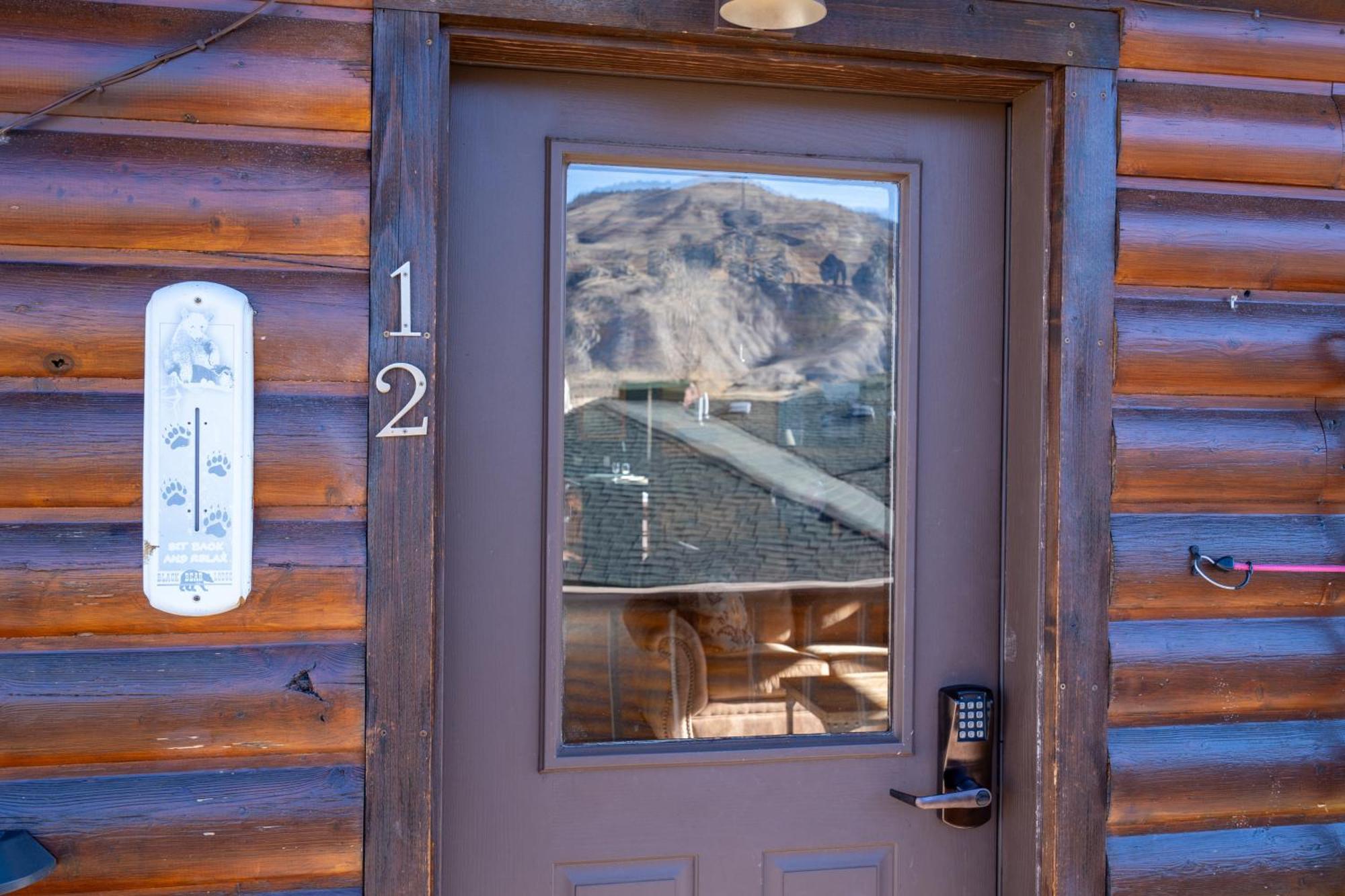 Bison Lodge - Lg Home - 2 Bedrooms - Less Than 5 Miles To Yellowstone North Entrance, Sleeps Up To 8 Gardiner Exterior foto